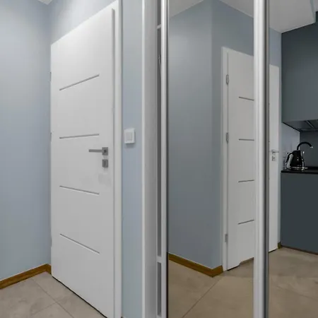 Apartament Airport With Private Terrace *