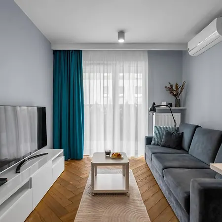 Airport With Private Terrace Apartament *