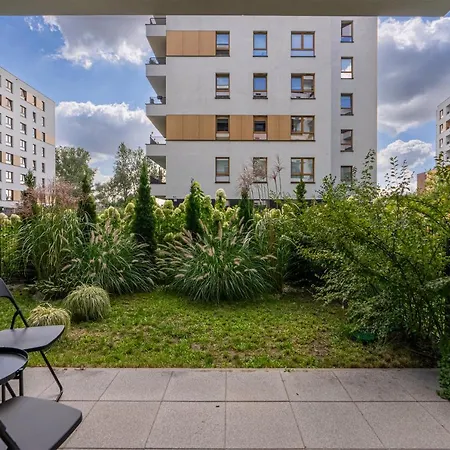 Airport With Private Terrace Varsavia