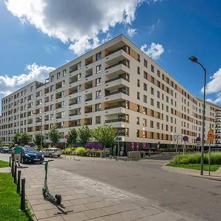 Airport With Private Terrace Apartment *